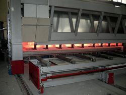 Beschichtungsanlage für glühenden Stahl, Flanschstückbiegemaschine für Materialtemperaturen bis 1200°C